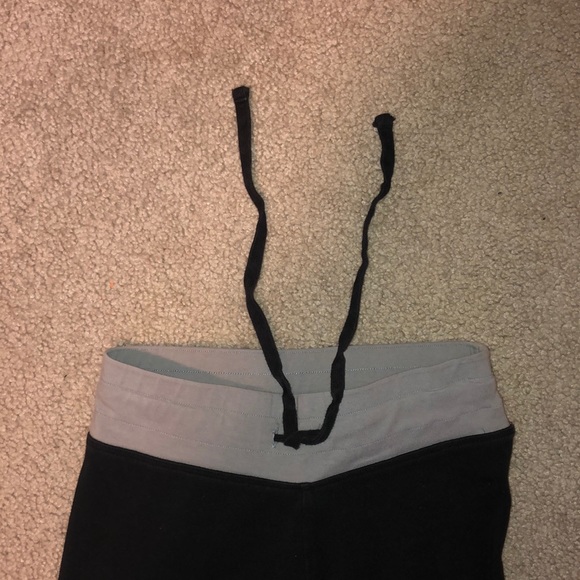 PINK LEGGINGS CAPRIS - Picture 2 of 3